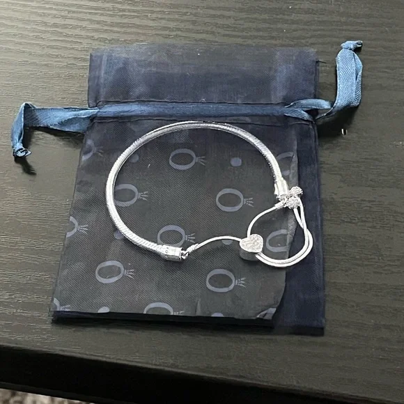 Pandora Bracelet Moments Pave Heart Silver Adjustable Slider - Picture 2 of 4